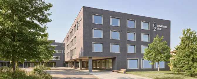 Schulthess Klinik stellt auf erneuerbares Heizen und Kühlen um
